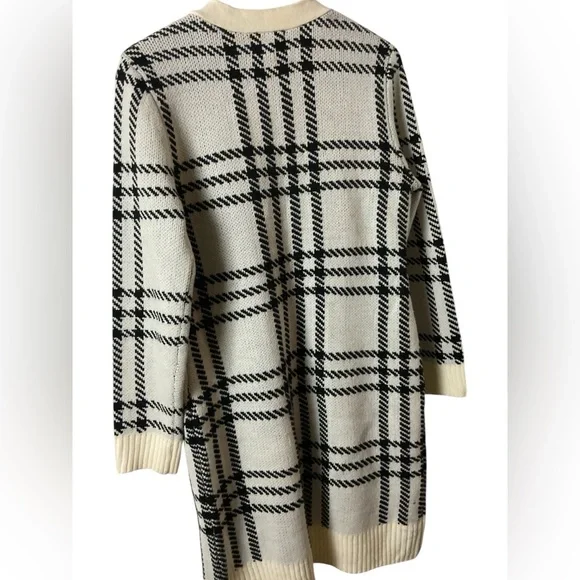 Olive & Oak Black and White Plaid Cardigan - Picture 2 of 10